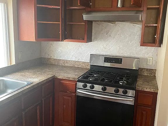5th image of 40 Mersereau Ave #2F