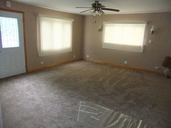 4th image of 11710 Millard Ave