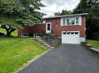 7 Fremont Ln, Troy, NY 12182