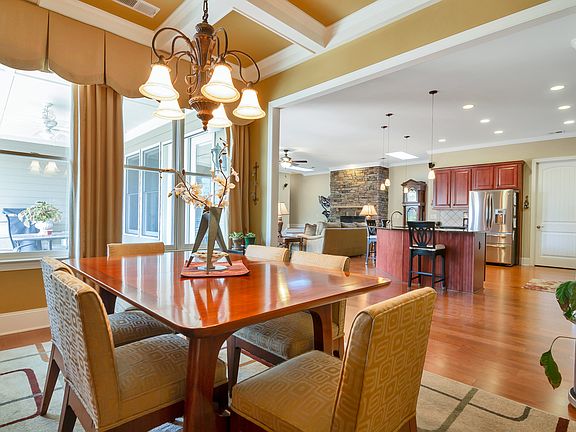 4th image of 401 Trotter Ln