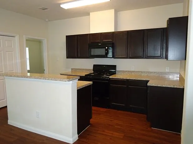 5935 Brenwood Trails Ln — Photo 2