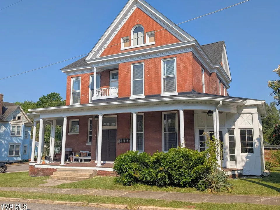 502 Lee St #2