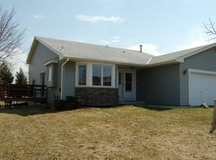 2437 Hynes Ave N, Oakdale, MN 55128