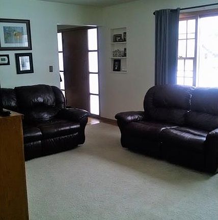 5th image of 1624 S Brookhollow Dr