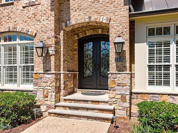 3rd image of 8409 Passage Marseille Ct