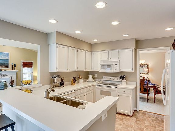 5th image of 3819 Appaloosa Dr