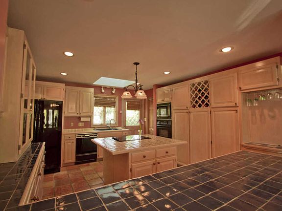5th image of 1538 Headquarters Plantation Dr