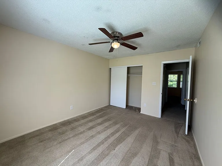 136 Village Ct — Photo 2