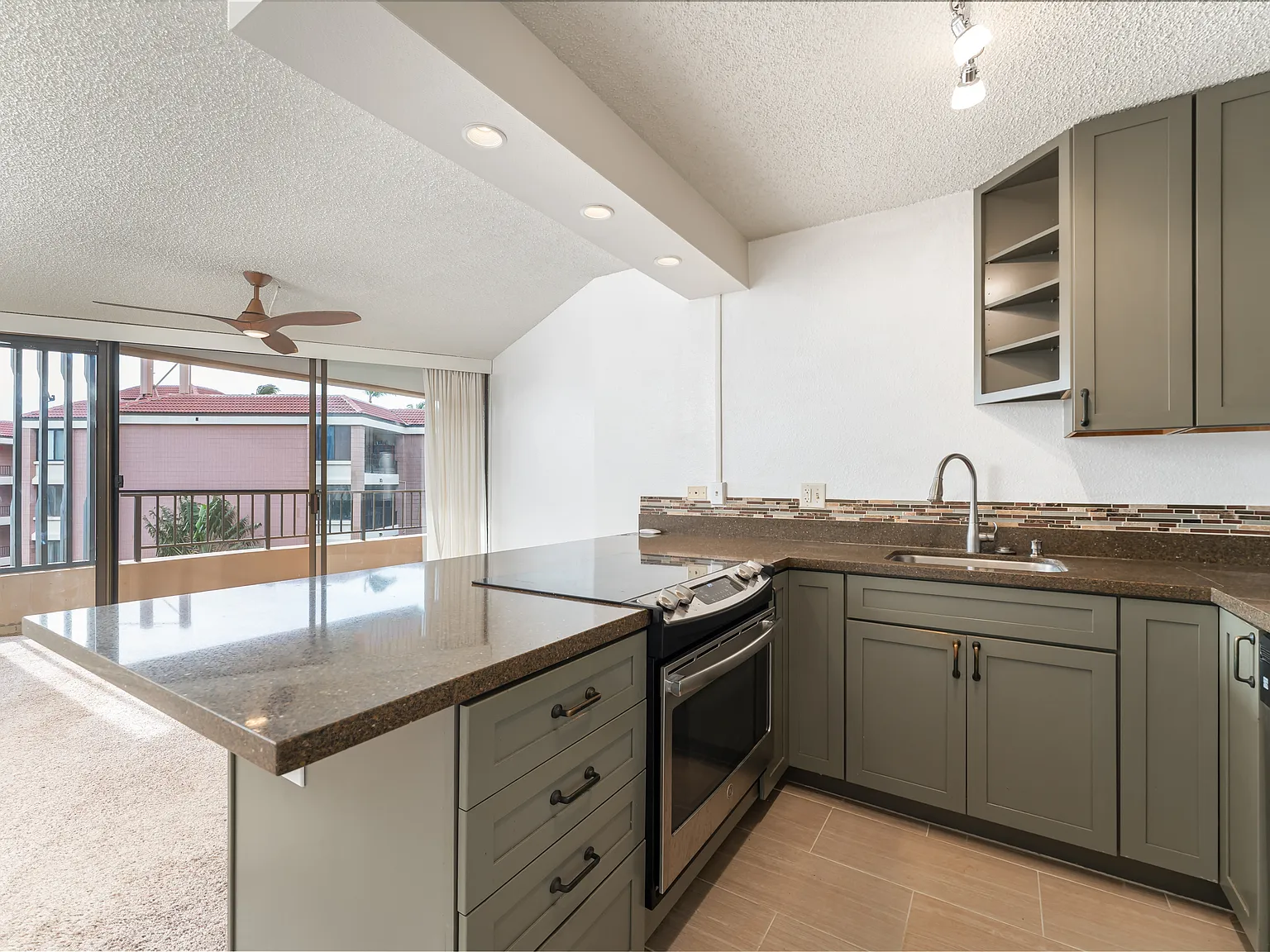 1 bed, 648 sqft, $2,550 — Photo 1