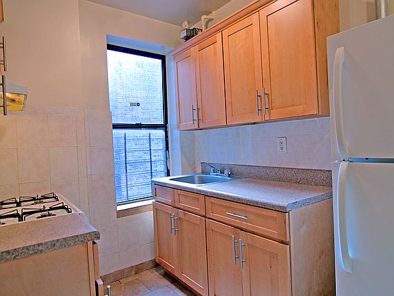 2nd image of 2741 Sedgwick Ave APT 4E