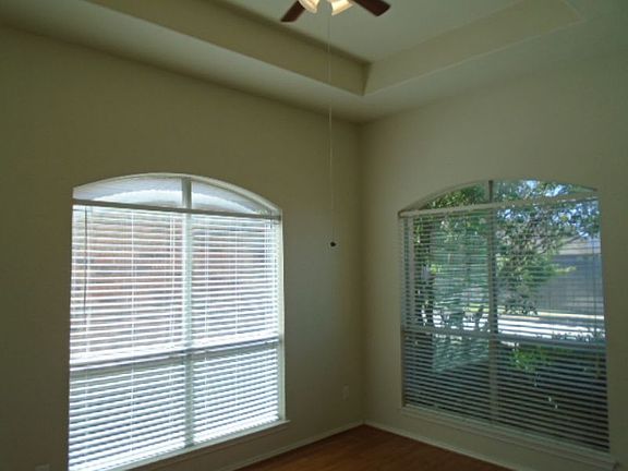 2nd image of 1221 Bonnet Dr