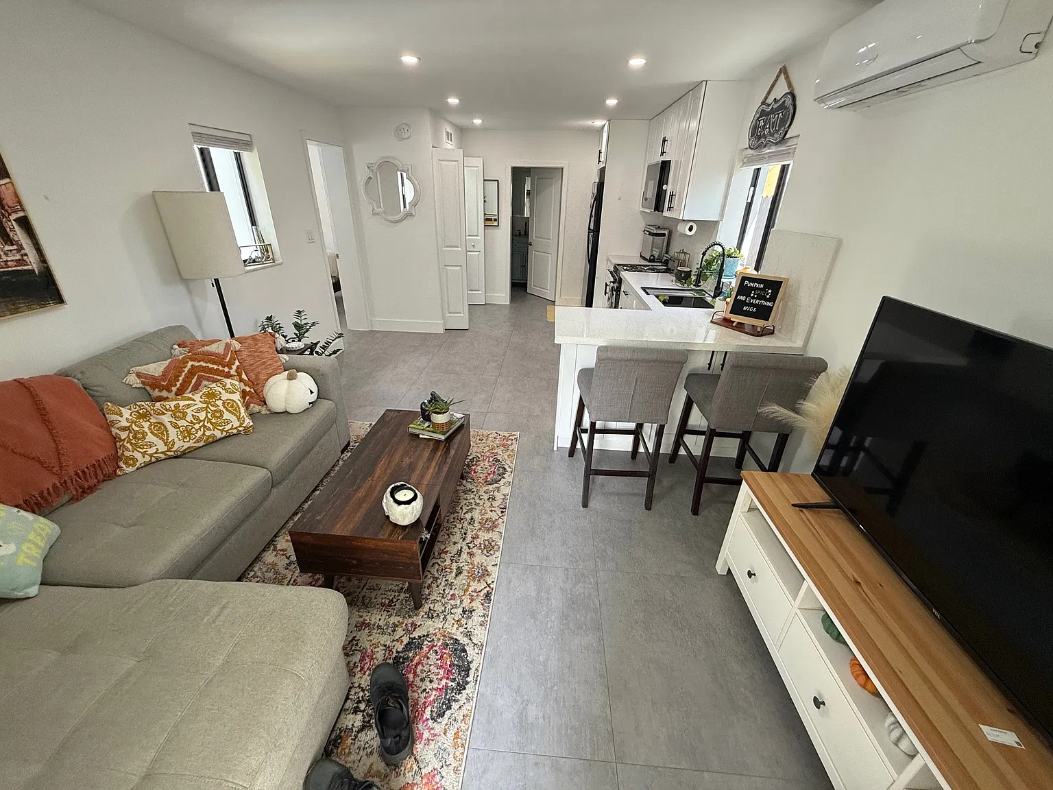 1 bed, 500 sqft, $2,200 — Photo 3