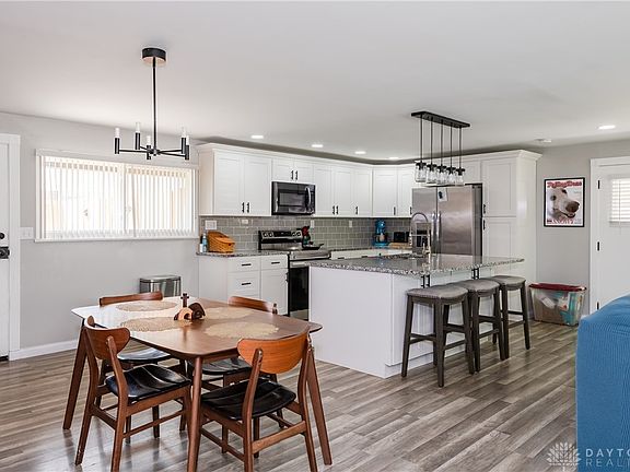 5th image of 4390 Mahler Dr