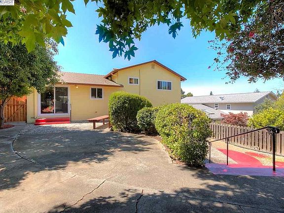 3rd image of 5134 Crane Ave