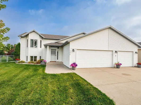 1626 17th Ave E, West Fargo, ND 58078
