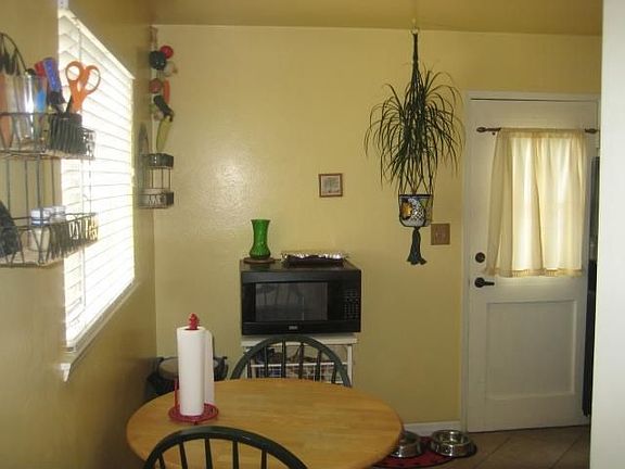 3rd image of 3651 Christine St