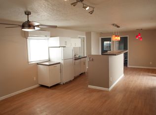 905 Coal Ave SW, Albuquerque, NM 87102