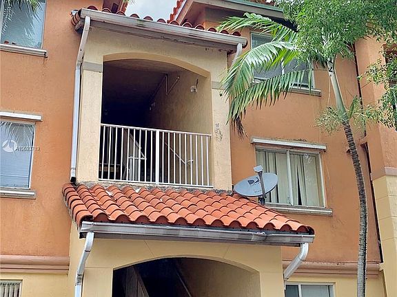 4th image of 17602 NW 25th Ave #305-1
