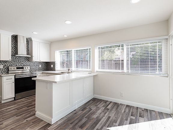 5th image of 6281 Mahan Dr