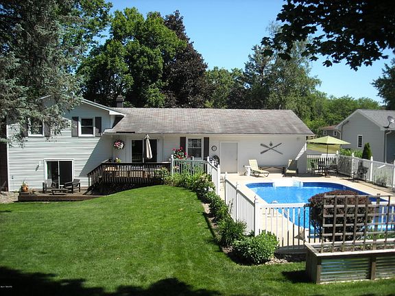4th image of 587 Morningside Dr