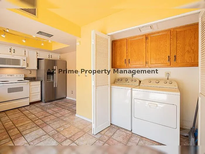 1650 N Ventura Ln — Photo 28