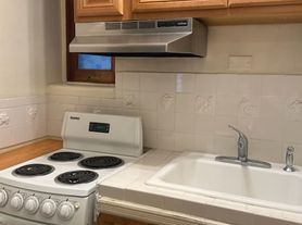 527 W 110th St