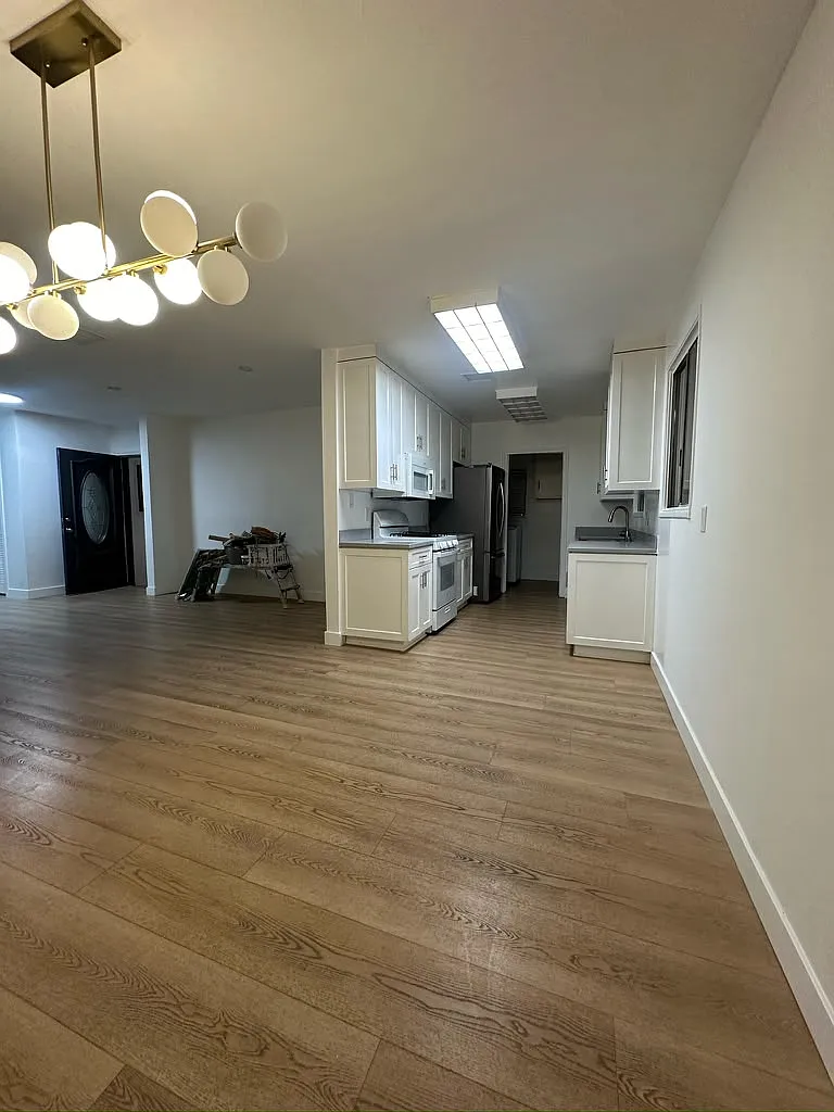 4 bed, 1.5 bath, 1450 sqft, $4,795 — Photo 4