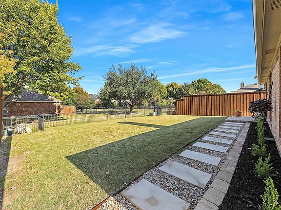 3rd image of 2428 Windgate Ln