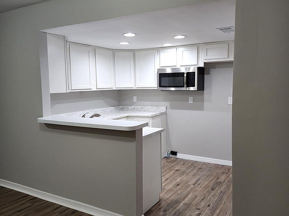 4th image of 7605 Melissa Ct N