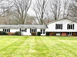 15440 Dale Rd, Chagrin Falls, OH 44022