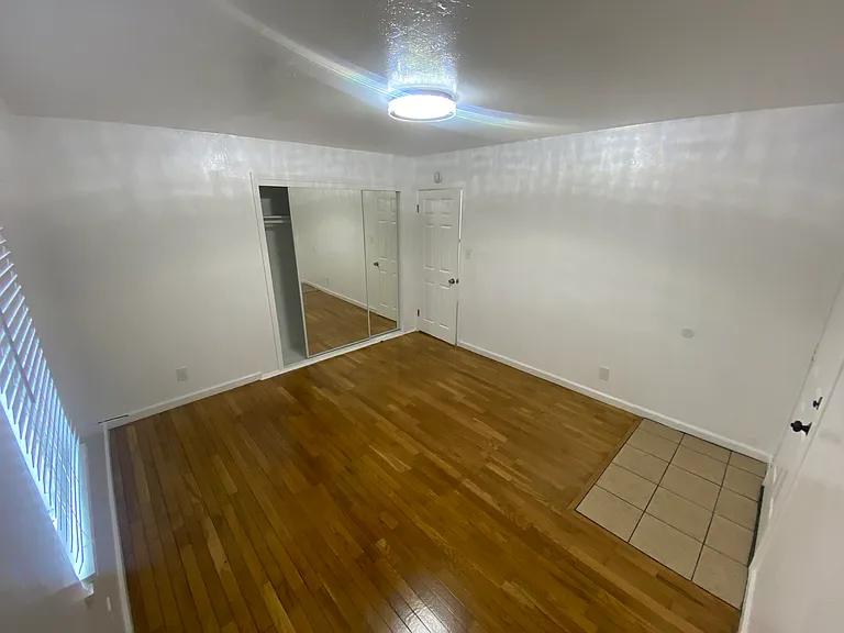 21411 Locust St — Photo 20