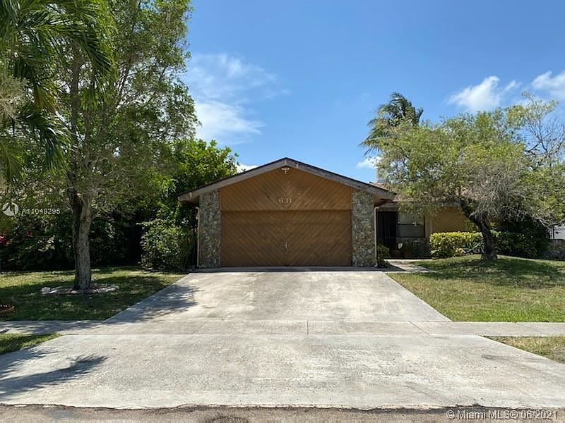 1st image of 631 NW 48th Ave