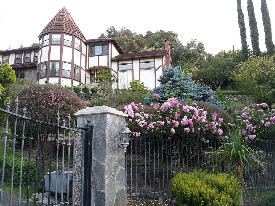 21720 Rainbow Drive