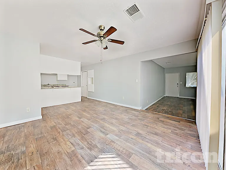 2333 Nancy Ln — Photo 3