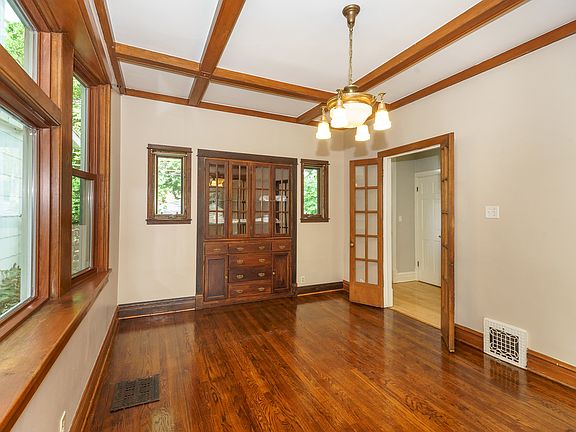 5th image of 515 S Lombard Ave