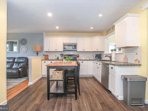 5th image of 341 Arrowhead Ln