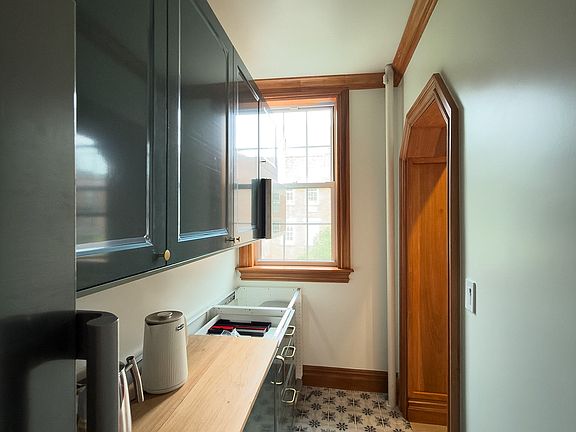 4th image of 747 Greenwich St APT 4