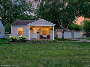 31547 Birchwood St, Westland, MI 48186