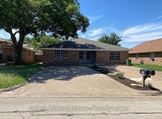 1131 Pleasant Valley Ln, Arlington, TX 76015