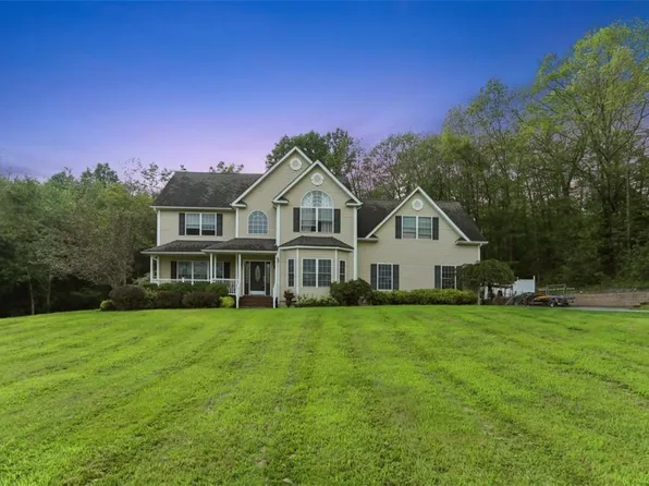 18 Lindsay Lane, Bloomingburg, NY 12721