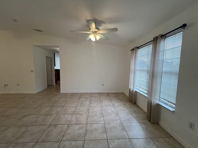 4412 Sherwood Forest Dr — Photo 7