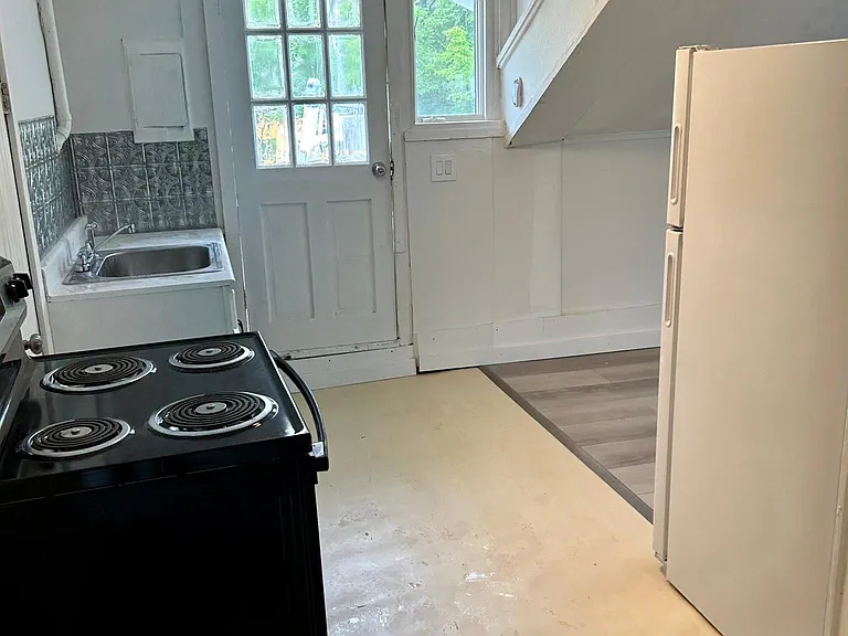120 Tinker St #4 — Photo 6