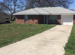 128 Gordon Dr, Azle, TX 76020