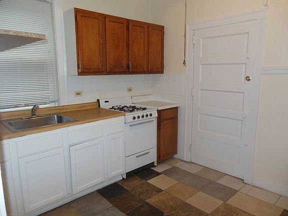 2nd image of 4227 N Ashland Ave