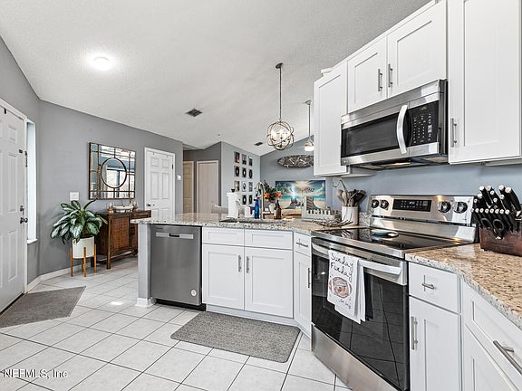 4th image of 181 MIRALOMA Lane