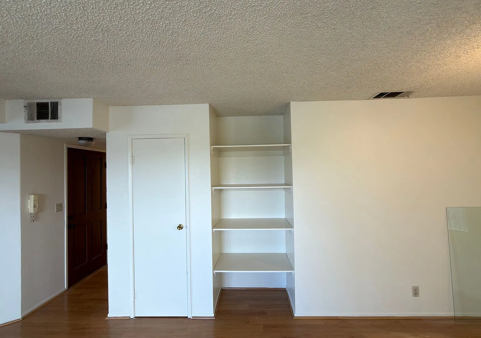 628Alex — Photo 4
