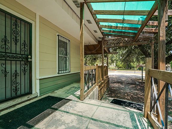 5th image of 144 Oak Knoll Dr