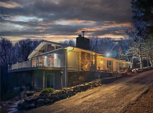 203 Beaverview Dr, Eureka Springs, AR 72631