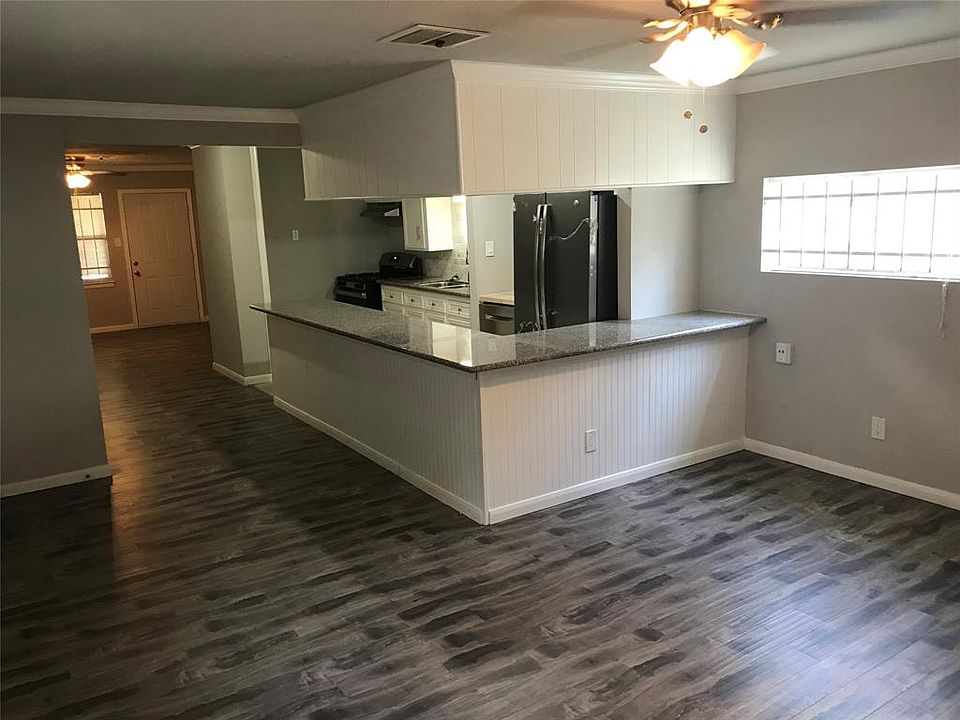 1st image of 9226 Rosehaven Dr