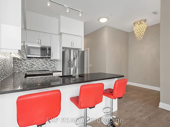 2nd image of 15 Zorra St #Penthouse 04